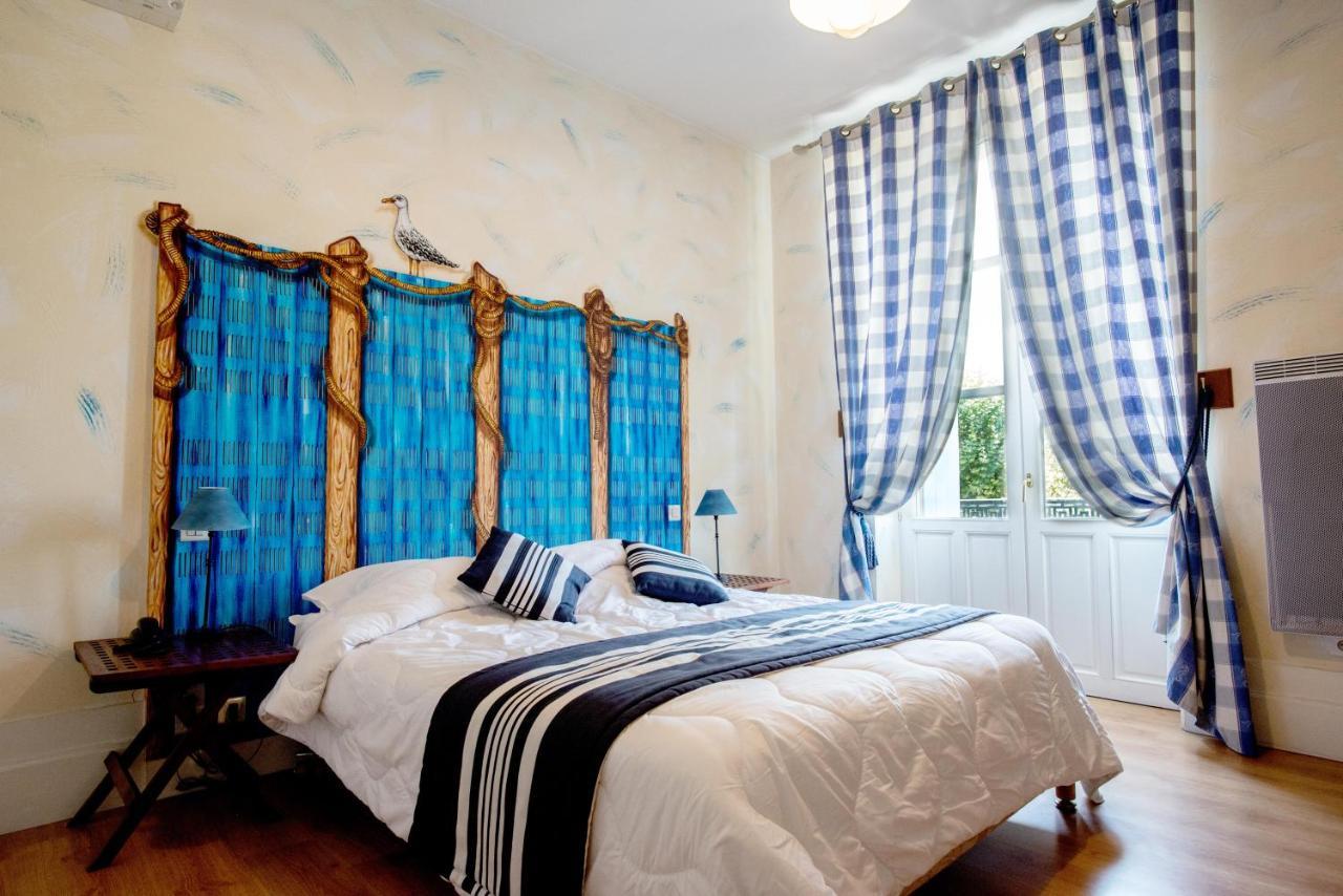Logis Hotel De La Tour Libourne Esterno foto