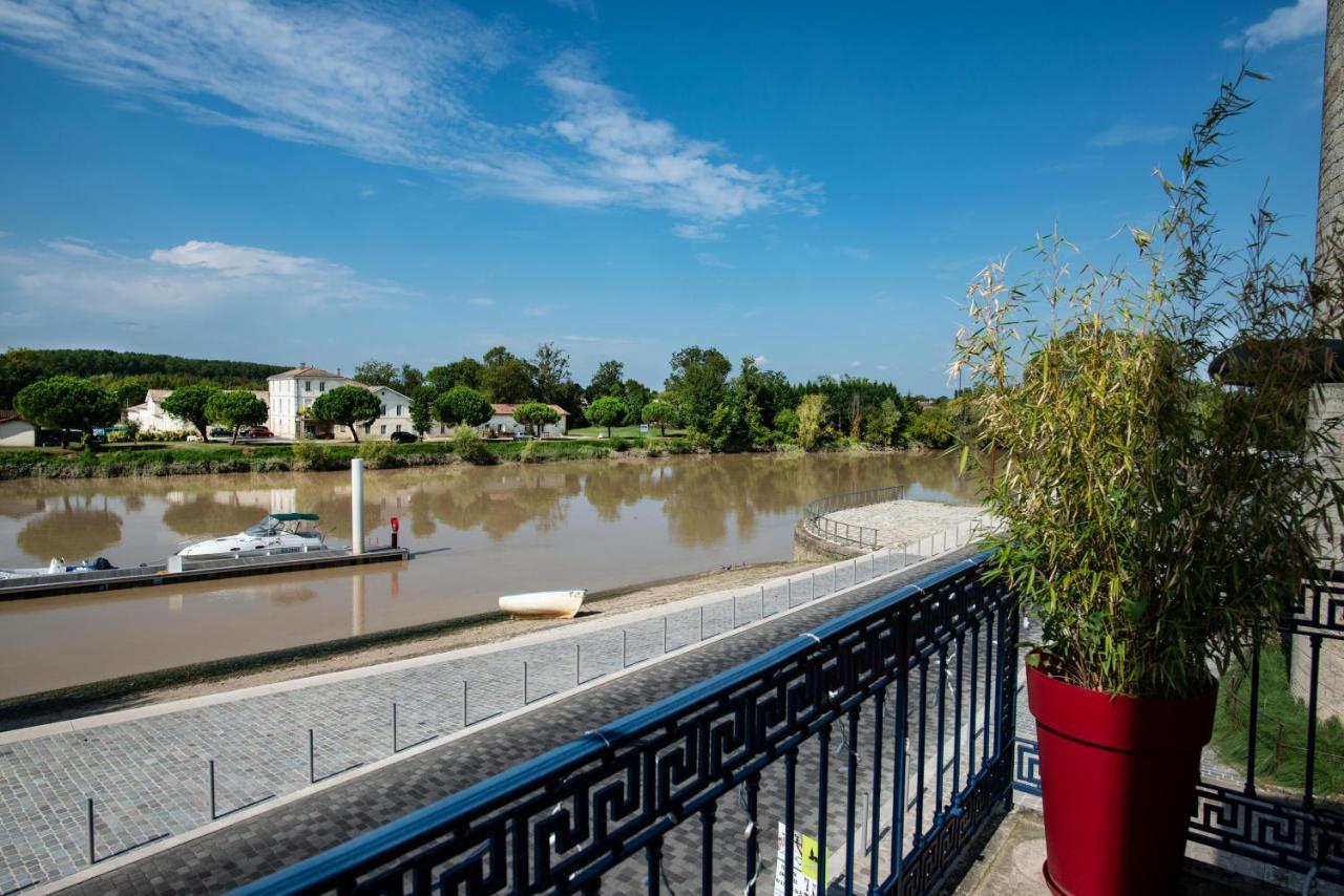 Logis Hotel De La Tour Libourne Esterno foto