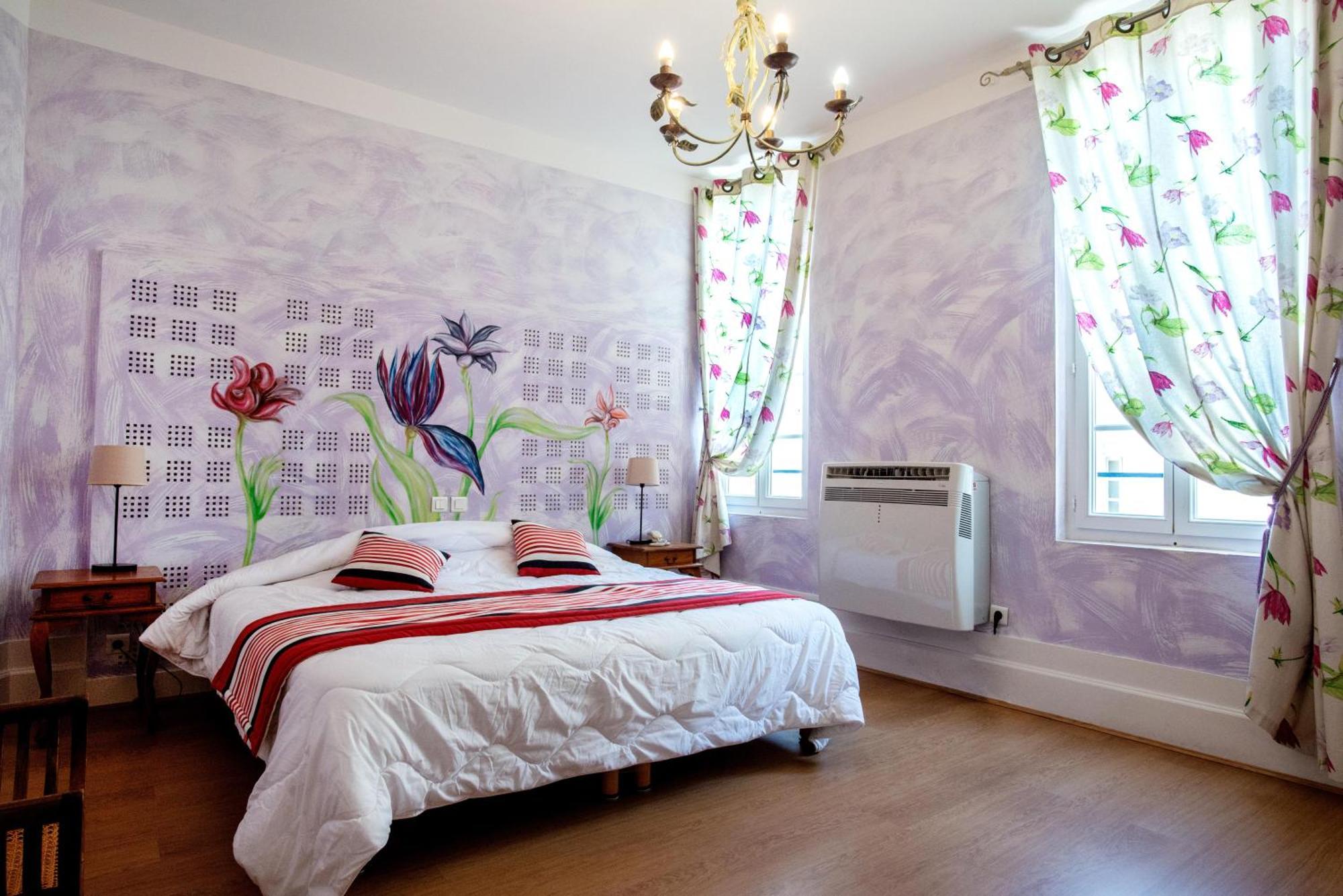 Logis Hotel De La Tour Libourne Esterno foto